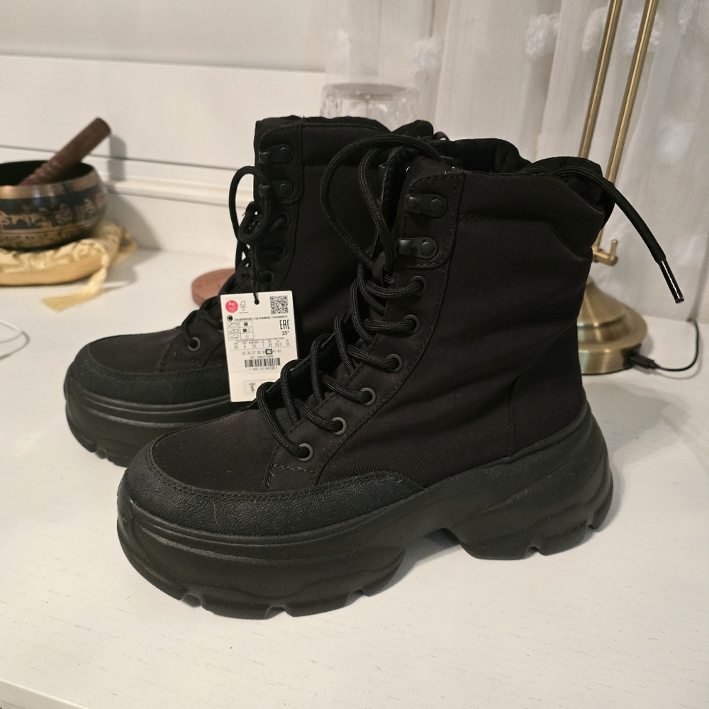 Zara Black Lace-Up Boots